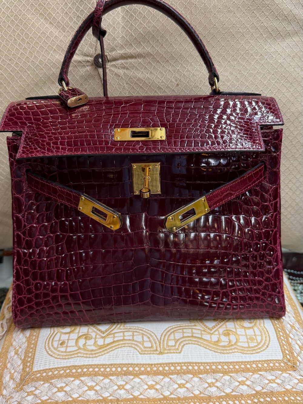 KEWANPEN Burgundy genuine Crocodile Top-Handle Satchel with Gold Hardware - Picture 9 of 9